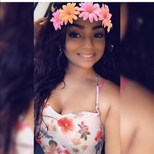 Meet your Posher, Perla